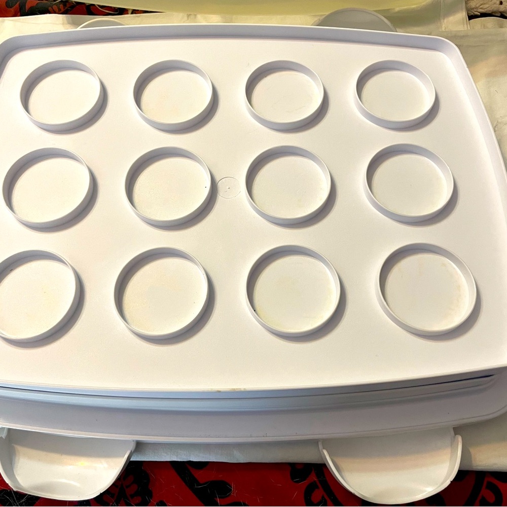 Cupcake holder